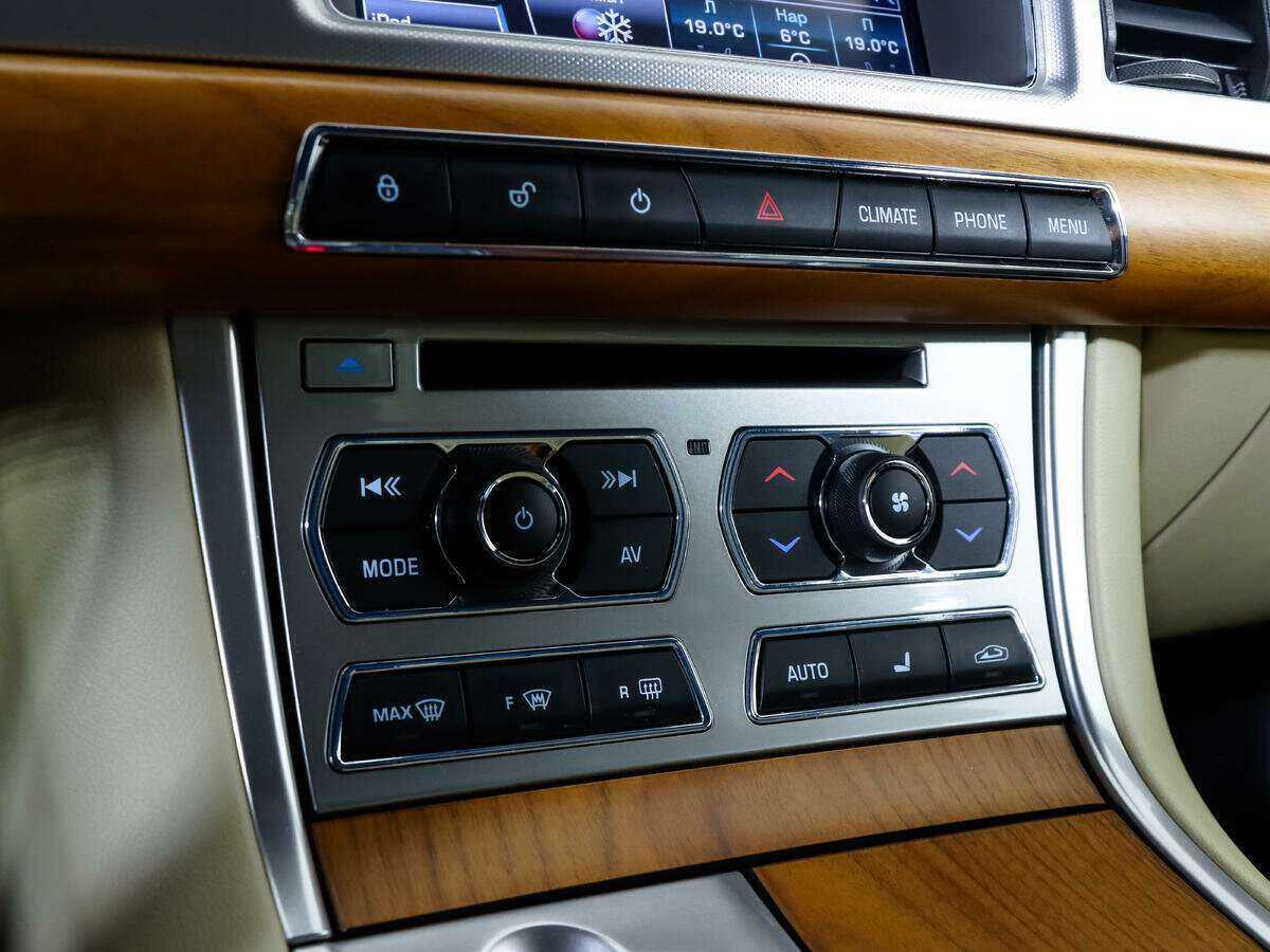 Продажа Б/У Ягуар ИксФ. Фото: #13