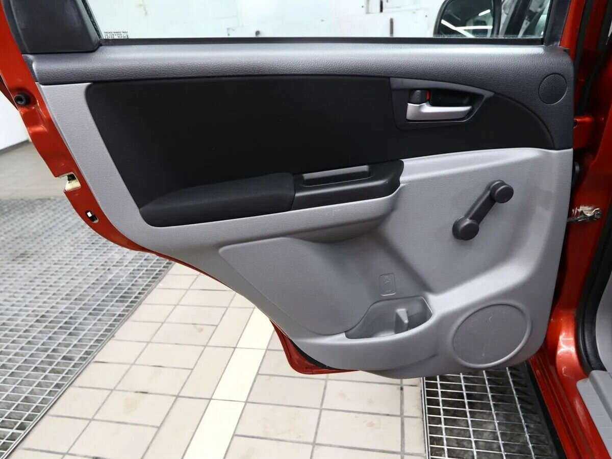 Продажа Б/У Сузуки С-Икс4. Фото: #17