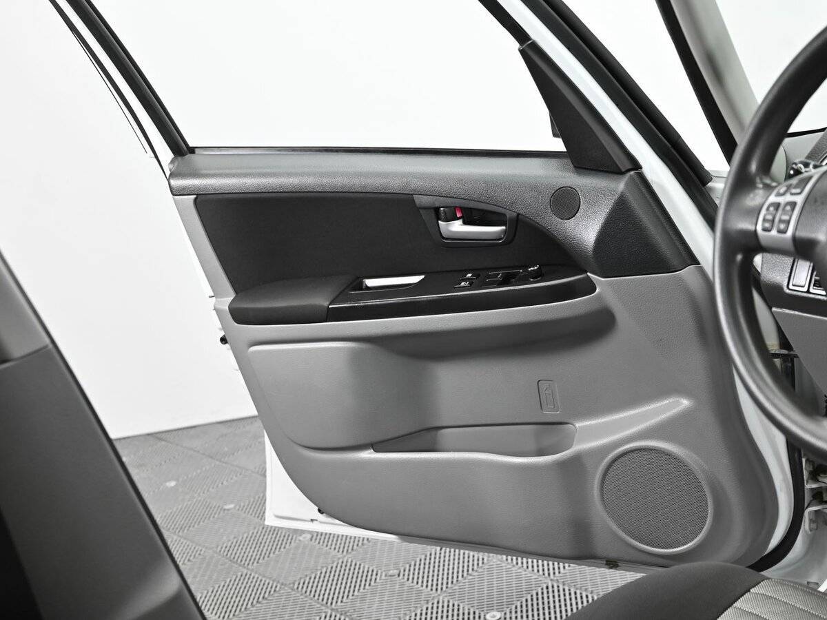 Продажа Б/У Сузуки С-Икс4. Фото: #6