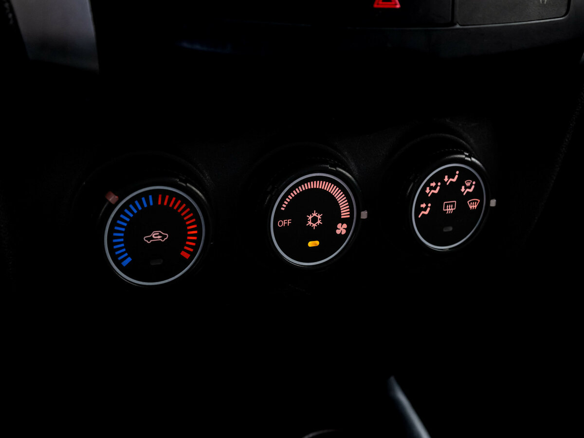 Продажа Б/У Митсубиши АС-Икс. Фото: #11